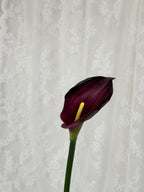 Large artificial Bordeaux calla lily by Fleuristic, showcasing detailed petals and realistic floral design.